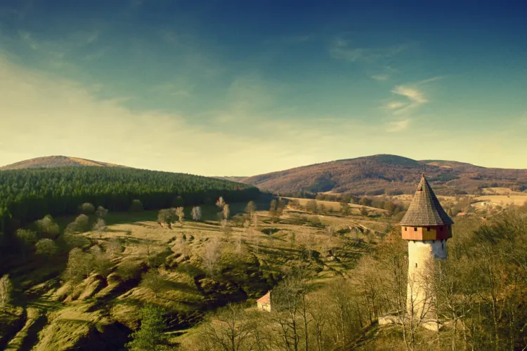 Ținutul apelor vindecătoare și al conacelor de tradiție. Este locul din Transilvania vânat de străini și știut de puțini români!