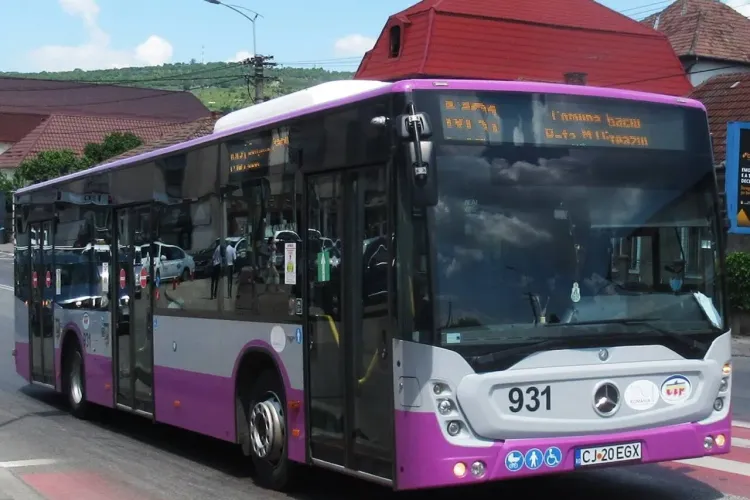Cluj - Gestul superb al unui șofer de autobuz față de doi tineri nevăzători. Unii vor zice că e normal, dar pentru cei doi a fost SEMNIFICATIV