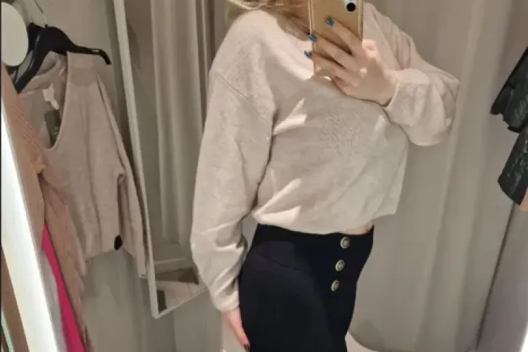 O bulgăroaică este femeia cu cele mai „umflate” buze din lume. Cum arată tânăra după zeci de intervenții? „Îmi fac o nouă injecție în fiecare lună”