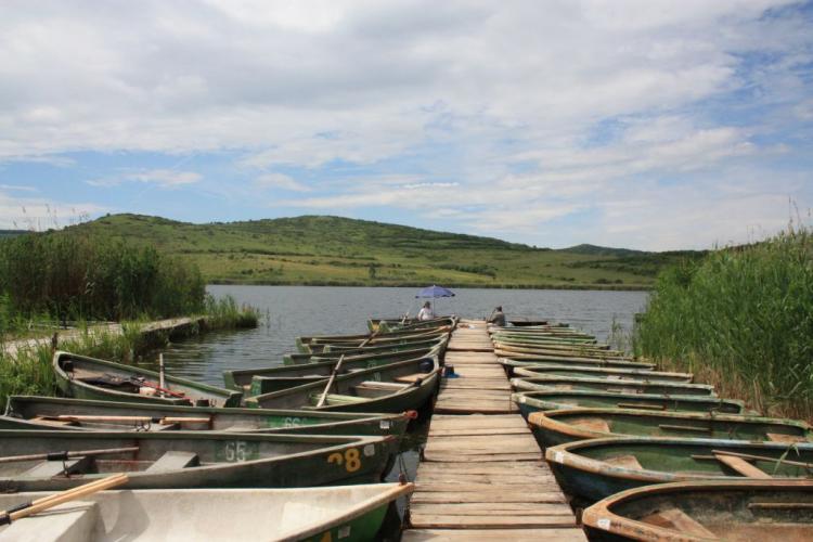 Lacul Știucilor, Delta din inima Ardealului! Legenda spune că lacul din Cluj nu ar avea fund și ar fi un portal spre alte lumi - FOTO