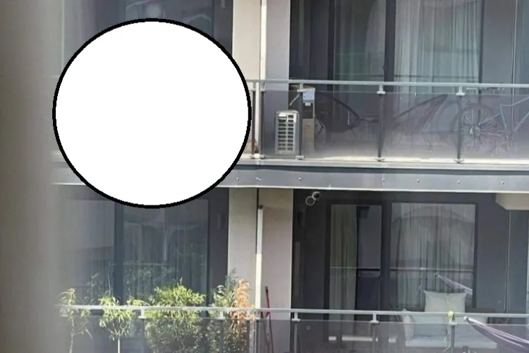 Junglă amoroasă în balconul unui bloc din Cluj-Napoca. Vecinii au văzut totul: ”Nu e normal, în amiaza mare” - FOTO
