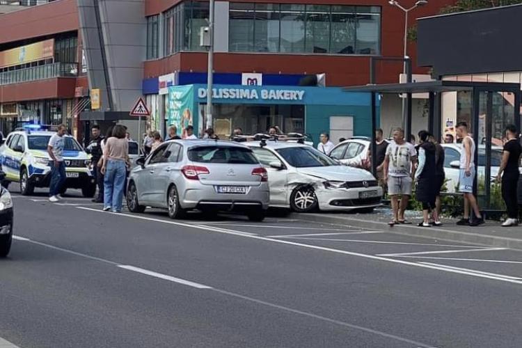 Accident in Florești, pe strada Eroilor, la iesire de pe o strada lăturalnică - FOTO
