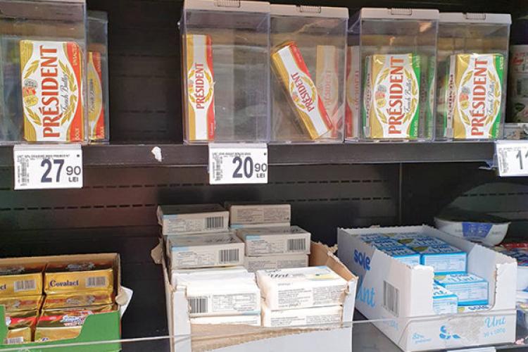 Vânzătoare de la Carrefour Cluj: Se fură din magazin. Ieri, 4 salamuri. Aș pune peste tot sisteme anti-furt - FOTO
