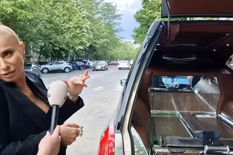 „Am dormit în dric două ore” - Anamaria Prodan a dormit în mașina mortuară de 100.000 de euro, alături de „Regina Întunericului”