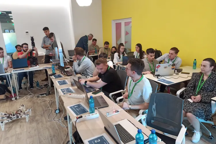 Internet of Things Student Challenge 2023. Studenții UTCN au creat roboți, iar cei mai buni au fost premiați - FOTO