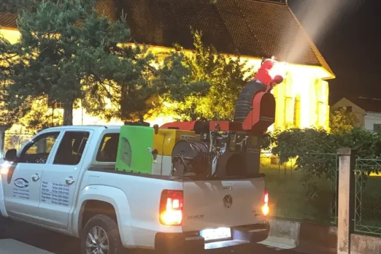 Au început acțiunile de dezinsecție în Florești. Mașinile echipate cu tunuri au răspândit substanțe toată noaptea