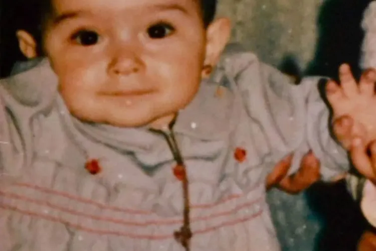 O recunoașteți? O vedetă de muzică din Cluj a postat o fotografie cu ea de când era copil - FOTO