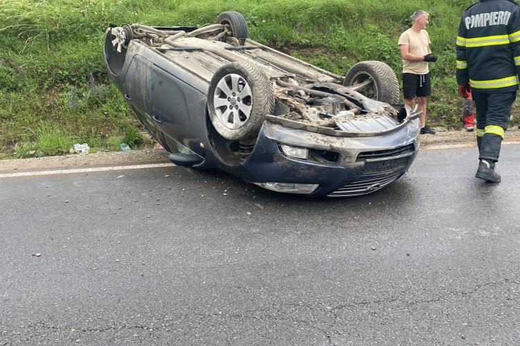 Dublu autoaccident la Vâlcele și la Feleacu. Unul a intrat în parapet și altul s-a dat peste cap - FOTO