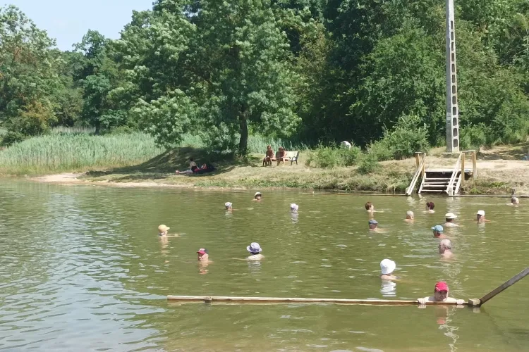 Turist impresionat că în Cluj mai există locuri de scăldat gratuite: ”Înotăm în patru ape, în nămol, în apă dulce și stufăriș să ne spălăm!” - FOTO