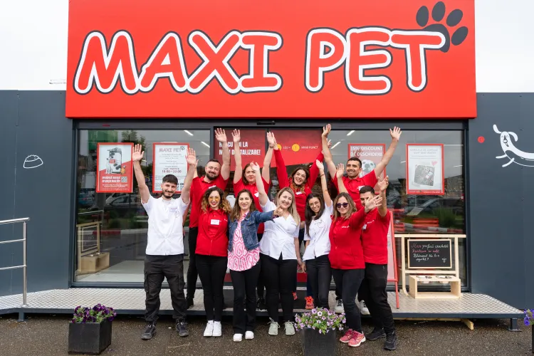 Nou! Universul Maxi Pet, acum mai aproape de tine. Descoperă-l alături de animăluțul tău!