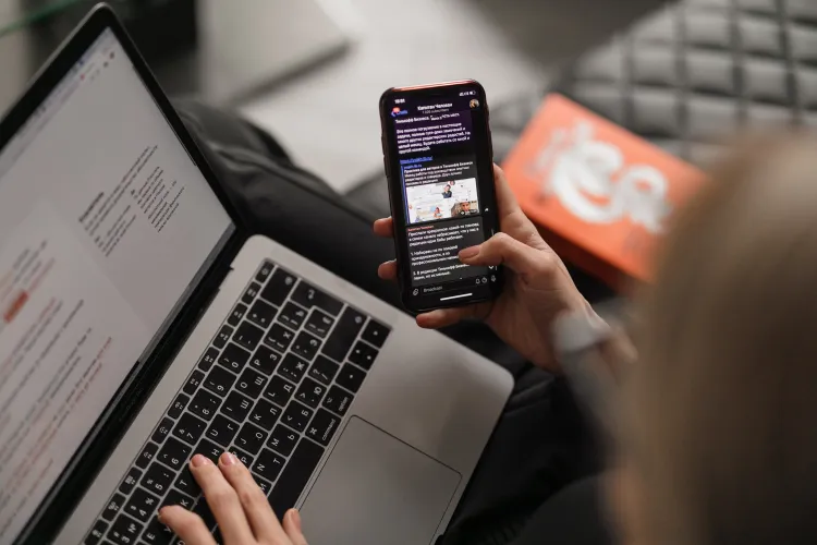 Escrocii online au găsit noi metode de a fura banii de pe carduri. Ce sfaturi au specialiştii pentru a nu te lăsa păcălit