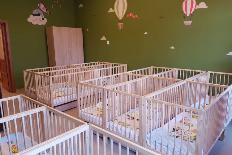 Alte promisiuni. Ajutor financiar de 1.500 lei pentru copiii care nu au mai prins loc la grădinițe și creșe de stat