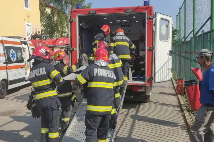 Clujul „lucrului bine făcut”. Dosar penal în cazul accidentului din Apahida, unde acoperișul Căminului Cultural s-a prăbușit peste muncitori