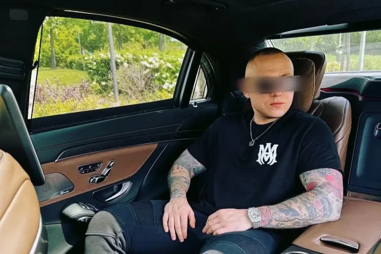 Vlad Obu, apropiat al fraților Tate, a fost adus, marți seară, la sediul DIICOT din Cluj-Napoca, pentru audieri