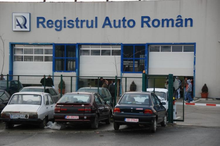 Ce pedeapsă riscă românii care schimbă kilometrajului la mașină