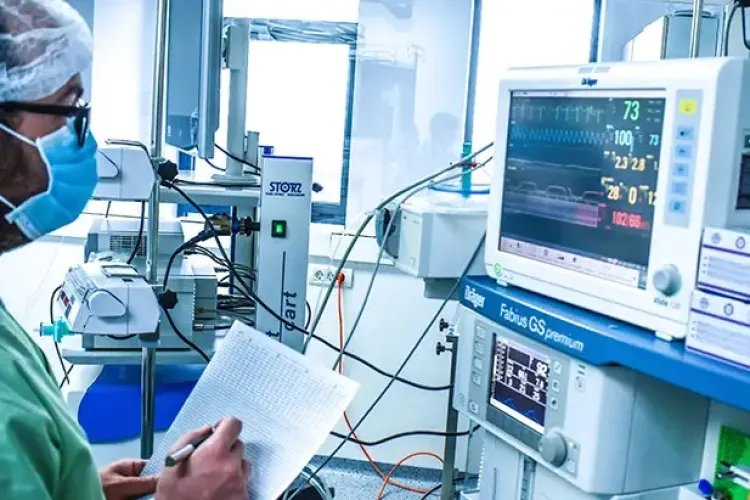 ”Are nevoie de sânge. Să ne unim!” - Un student eminent din Cluj, care a căzut de la etaj, e în stare gravă la Terapie Intensivă