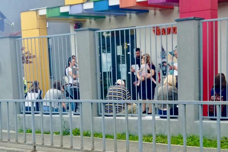 Cluj - ”Cum s-au încheiat înscrierile la creșă într-un cartier fără creșe?” - Acolo Primăria lui Boc a dat autorizații cu duiumul