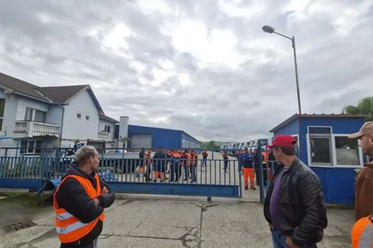 Grevă la Supercom Cluj: ”Nu am primit de 5 luni de zile bonuri. Salariile sunt de 2.200 de lei. Vai și amar!” - FOTO