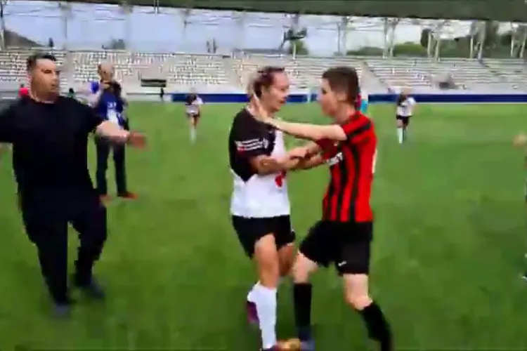 U Olimpia Cluj a pierdut finala Cupei României la fotbal feminin. Fetele s-au îmbrâncit și au spart banca de rezerve - VIDEO