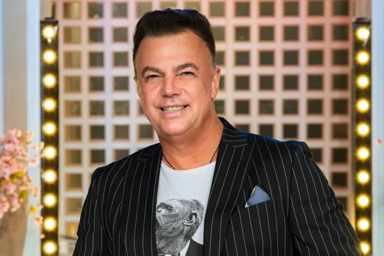 De ce se vopsește pe păr Adrian Enache: ”Accentuează de vreo 20 de ori albul”