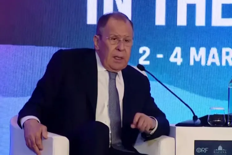 După 14 zile de bombardamente, Lavrov spune că preferă să atingă obiectivele Rusiei în Ucraina prin discuții