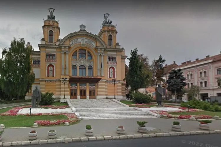 Cluj: Cum s-a schimbat esplanada Teatrului Național, din 2009 și până acum. Cel mai frumos a arătat în 2018 - 2019 - FOTO