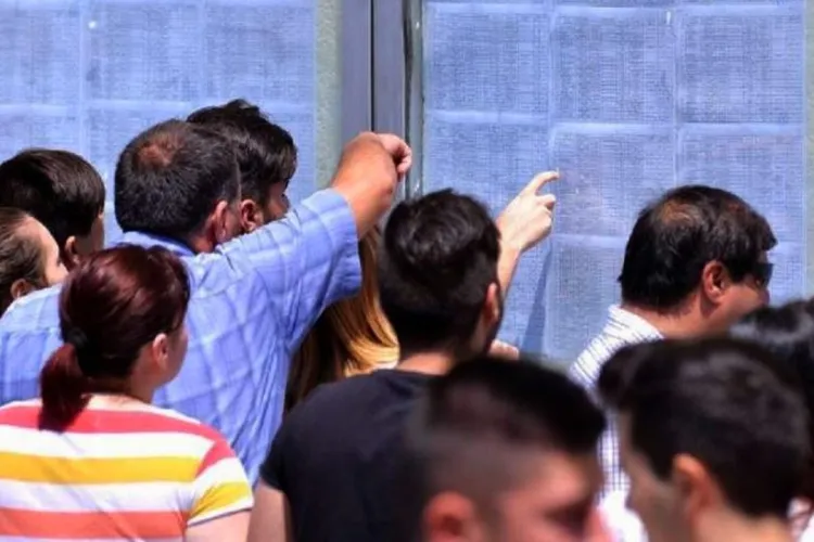 Proastă decizie! Un elev clujean a vrut zece la BAC și, după contestație, i-au scăzut mult media