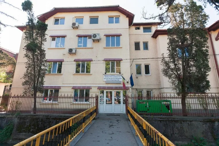 Cluj: Copil cu o durere cruntă de dinți, UMILIT pe la spitalele clujene de stat. Tatăl: ”M-au amenințat cu paza, dacă nu plec! Mai să mă aresteze!”