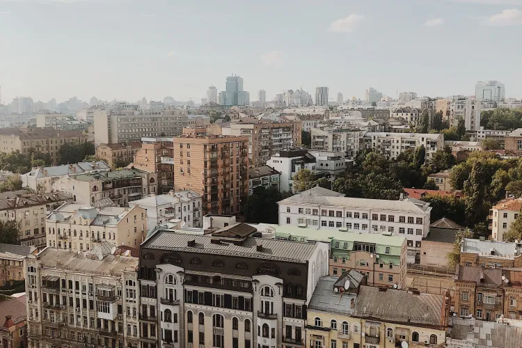 Drame pe străzi în Kiev! Oamenii se roagă sau fug din oraș 