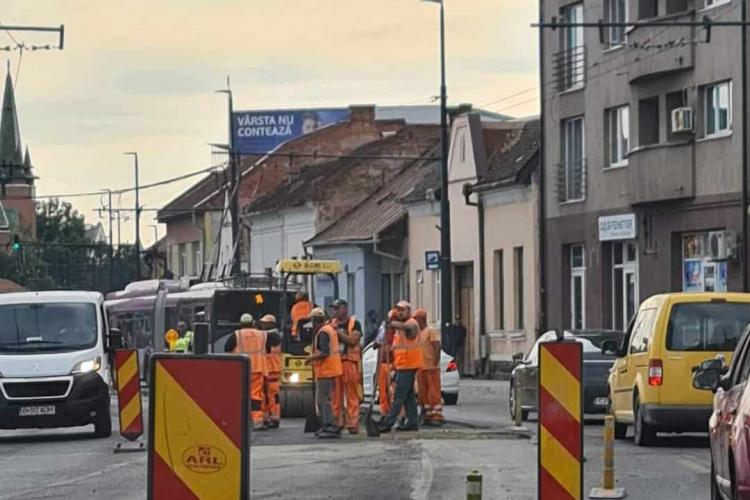 Trafic blocat în Cluj, de luni dimineață! Se circulă foarte greu din Mănăștur spre centrul orașului: „Bataie de joc!”