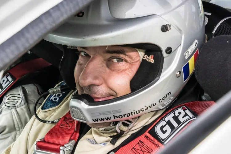 Pilotul Horațiu Savu, criticat pentru că ”șofează” prea violent și îi arată cu degetul pe alții: ”La cum conduci, îți luam permisul instant!” - VIDEO