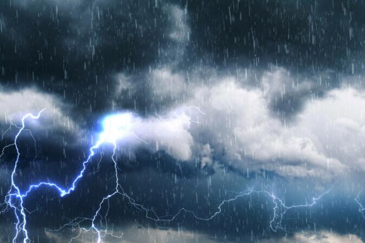COD PORTOCALIU de vreme rea în județul Cluj! Meteorologii au emis mai multe avertizări de vijelii și grindină