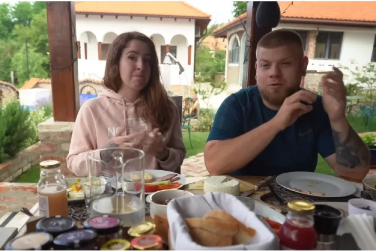 ”Parcă suntem pe altă planetă” - Ce spun doi turiști britanici despre România - VIDEO