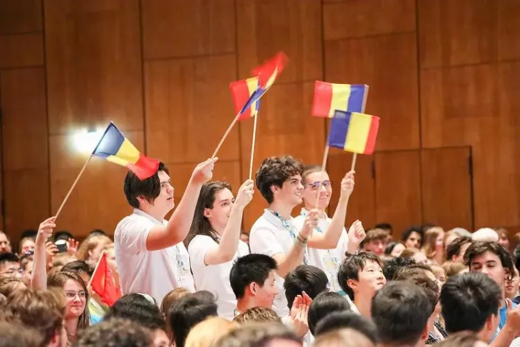 Elevii români premiați la Olimpiada Internațională de Chimie. Au obținut 4 medalii!