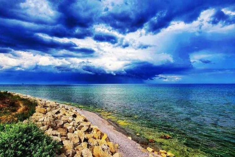 Plajele unice de pe litoralul românesc, de care puţini turişti ştiu. Apa mării are nuanțe azurii, sunt locuri aproape sălbatice! - FOTO