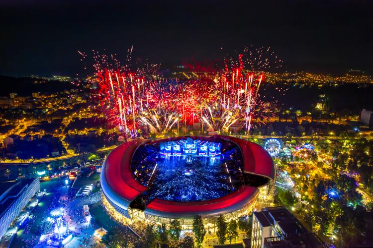 Au fost 110.000 de fani în a treia zi de Untold 2023. VIDEO din dronă și fotografii de la concertele importante