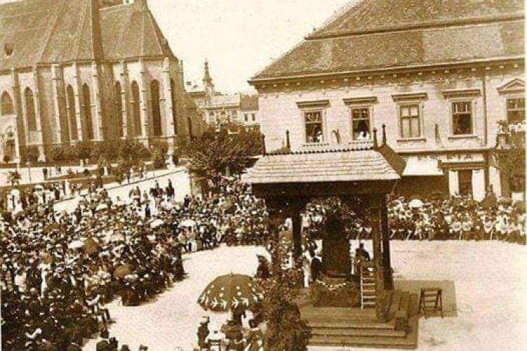 Statuia ”Gardianul Carpaților” a fost arsă de Armata Română când a intrat în Cluj, în 1918. Puține imagini s-au păstrat - FOTO