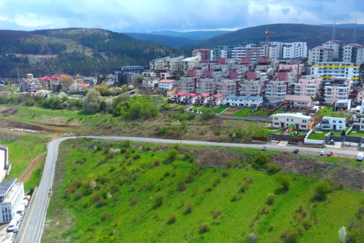 Au luat-o razna tarifele la cazare pentru UNTOLD, în „orașul de 5 stele”. O clujeancă cere 5000 de lei pentru un apartament în zona VIVO