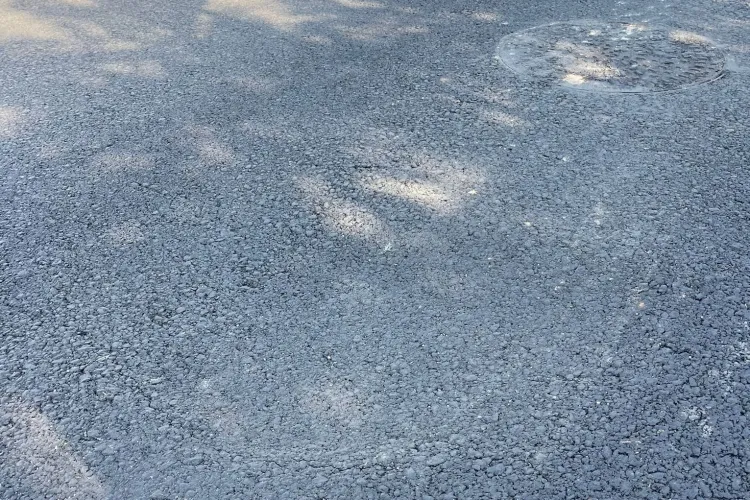 Primarul din Florești a verificat lucrările de pe strada Someșului și l-a pus pe constructor să le refacă - FOTO