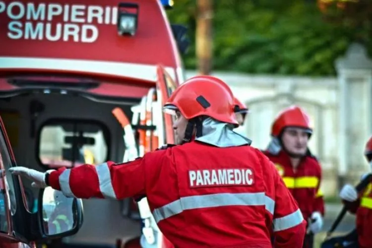 O fetiță de un an a căzut de la etajul trei al unui bloc din Câmpia Turzii