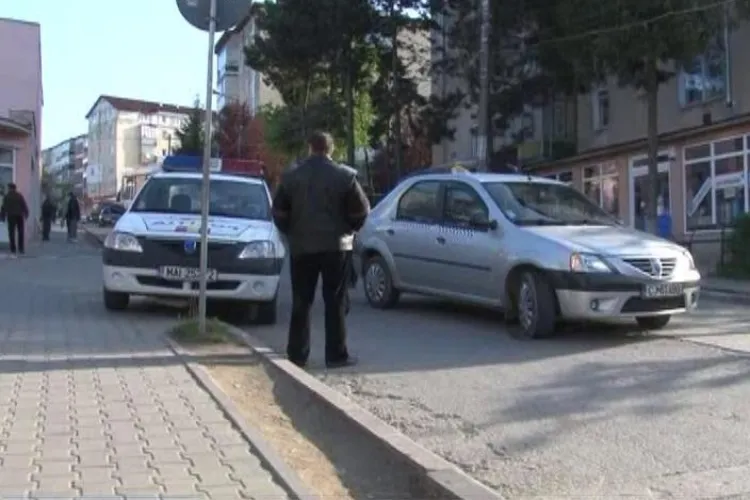 O fetita de 8 ani din Dej a fost lovita de o masina in drum spre scoala VIDEO