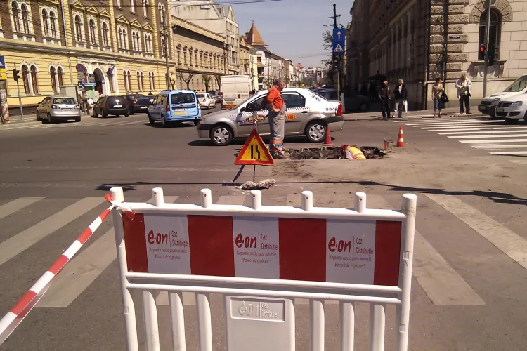 E ON Romania, reclamata in Germania pentru ca a spart 529 de strazi din Cluj-Napoca, numai in 2011 VEZI FOTO