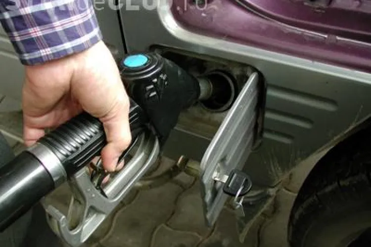 Comisia Europeana da unda verde: Romania poate ingheta preturile la carburanti