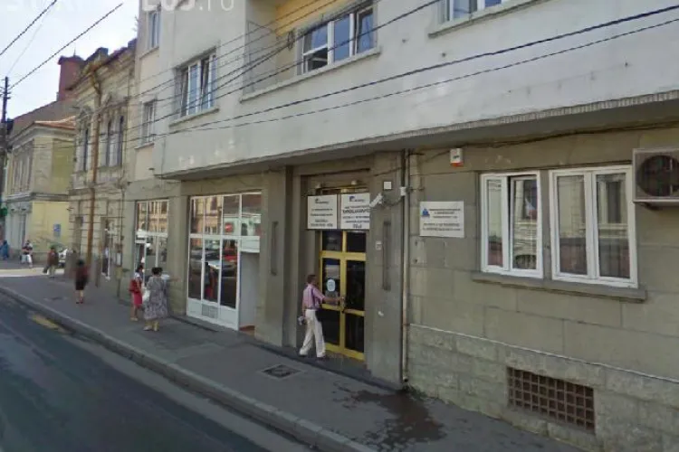 Transelectrica Cluj plateste o firma sa taie iarba si sa stranga buruieni! 