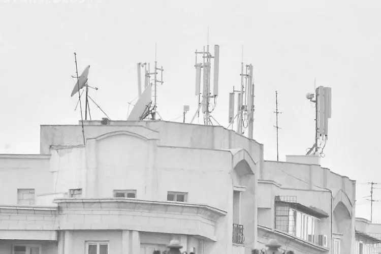 Compania RDS&RCS nu primeste avizul pentru montarea de antene pe blocurile de pe strazile Clabucet si Liviu Rebreanu
