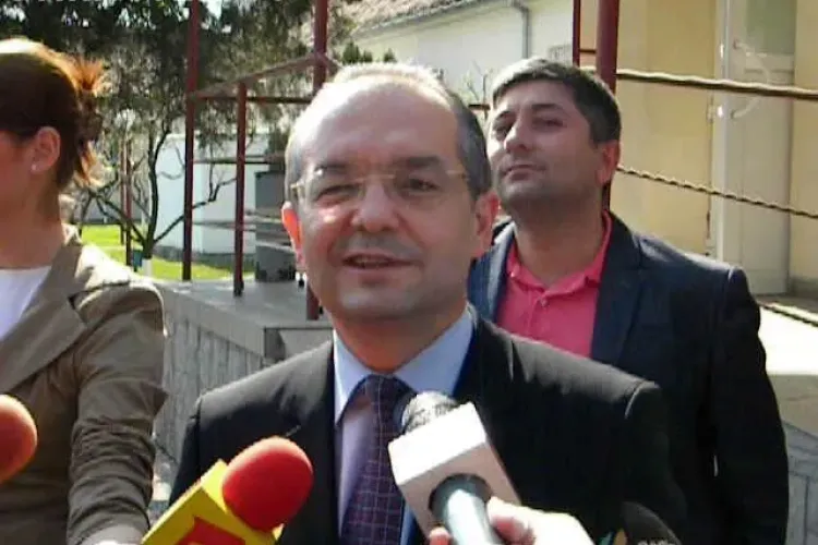 Mesajul lui Emil Boc catre romani: In 2011 va fi mai bine ca in 2010, iar in 2012 va fi mai bine decat anul acesta - VIDEO