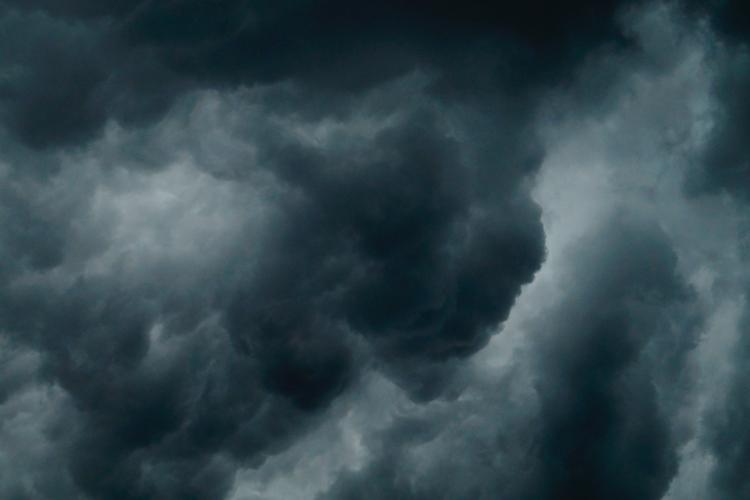Avertizare meteo ANM de furtuni cu descărcări electrice şi ploi de până la 40 l/mp, Cod Galben în zona de munte a județului Cluj