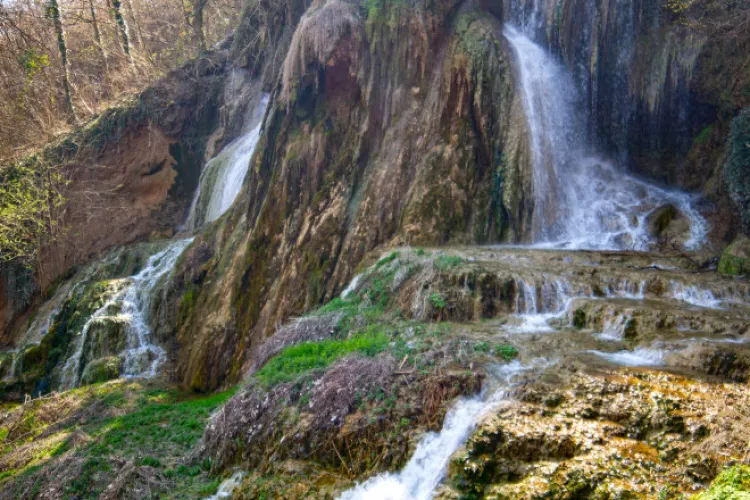 S-a prăbușit o cascadă din Ardeal, de o frumusețe unică