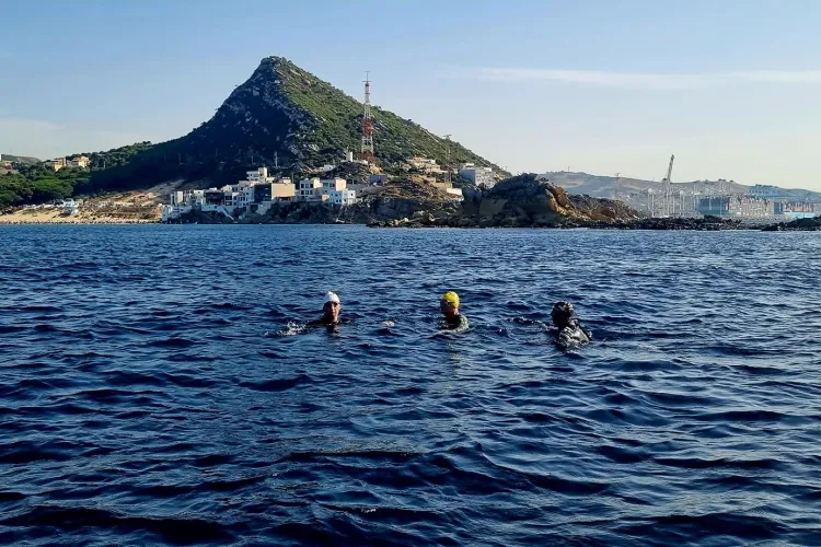 FOTO- Un inotator clujean, printre cei 3 români care au traversat strâmtoarea Gibraltar