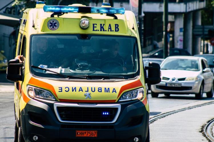 Mașină din Cluj implicată într-un accident MORTAL în Grecia. Părinții au murit pe loc, iar copiii sunt în spital - FOTO
